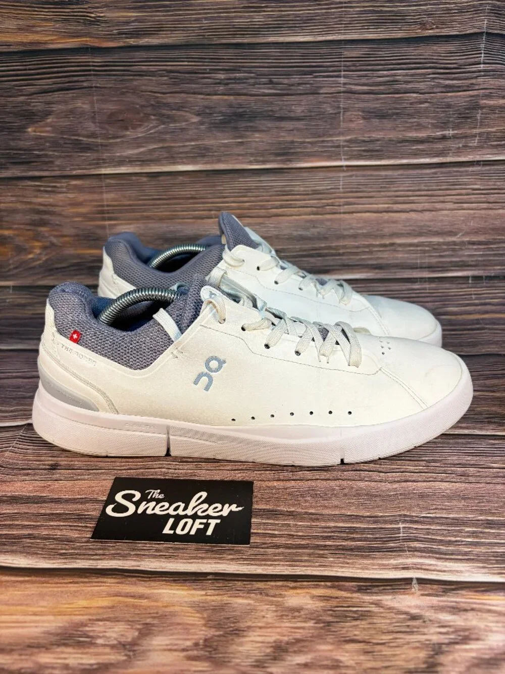 On The Roger Advantage Men's White Casual Sneakers Size 11.5